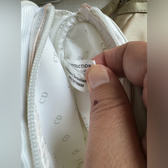 🙏Dior 3 Small Pouches (brandnew) - Picture 15 of 17